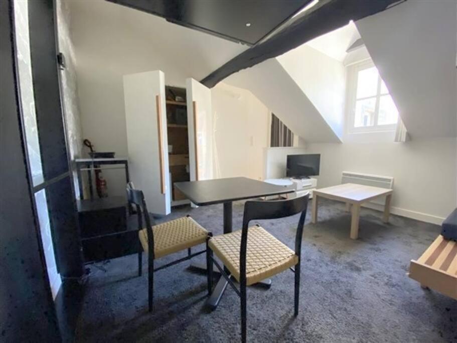 Superbe Studio Avec Terrasse - Cathedrale Nantes Luaran gambar